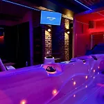 Апартаменты Le Bijou - Appartement, Sauna Et Jacuzzi - *