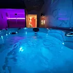 Апартаменты Le Bijou - Appartement, Sauna Et Jacuzzi - *