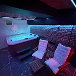 Апартаменты Le Bijou - Appartement, Sauna Et Jacuzzi -